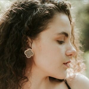 Elegant Gold and Pearl Stud Clover Earrings